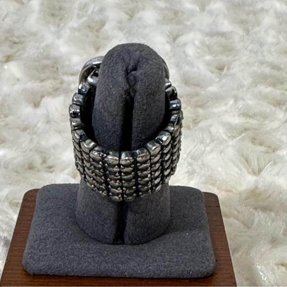 🔥SALE 4/$25 Distressed Silver Tone Buckle Fashion Ring with Stretchy Band - Picture 7 of 8